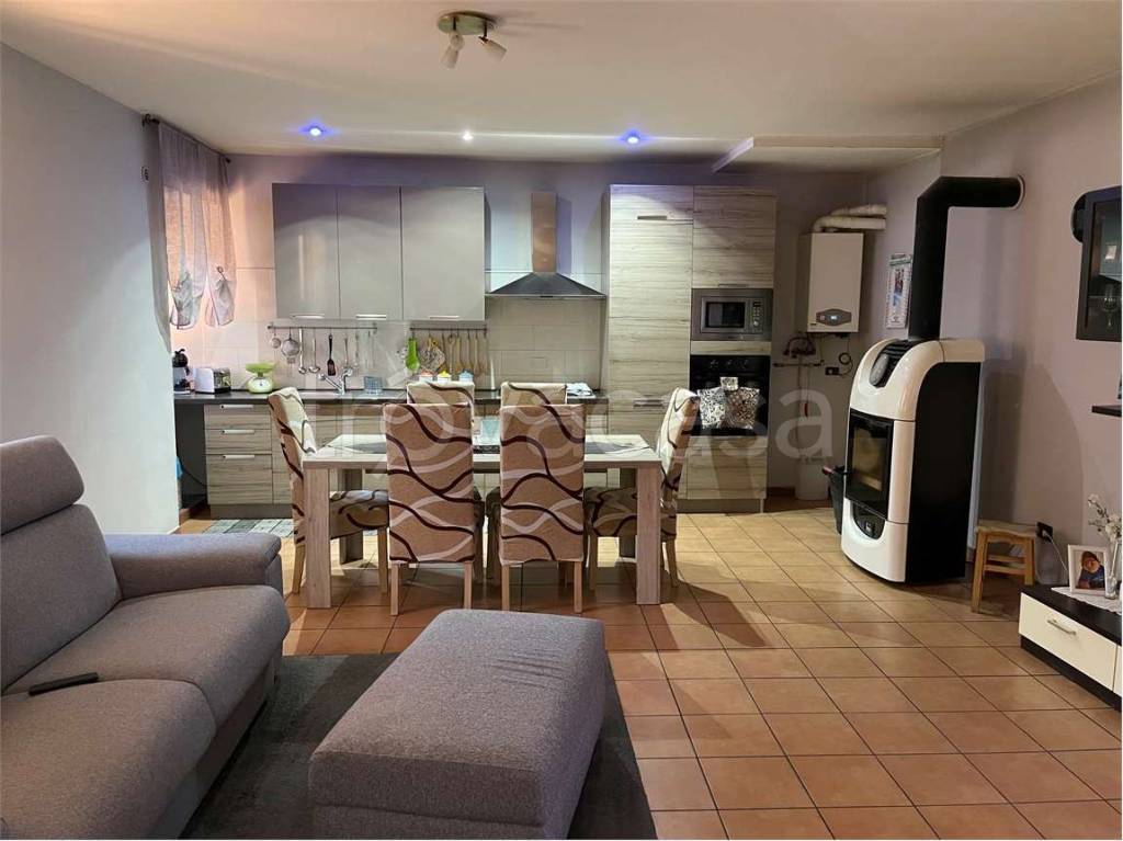 casa indipendente in vendita a Gattico-Veruno