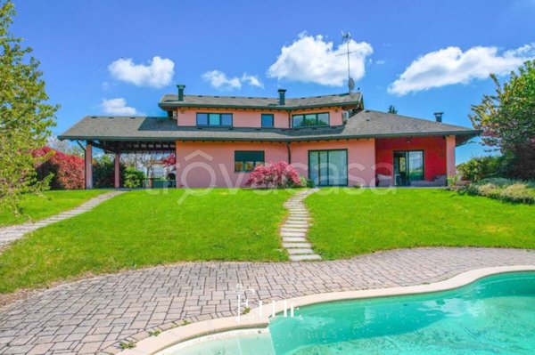 casa indipendente in vendita a Gattico-Veruno in zona Gattico
