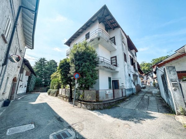 casa indipendente in vendita a Gattico-Veruno in zona Gattico