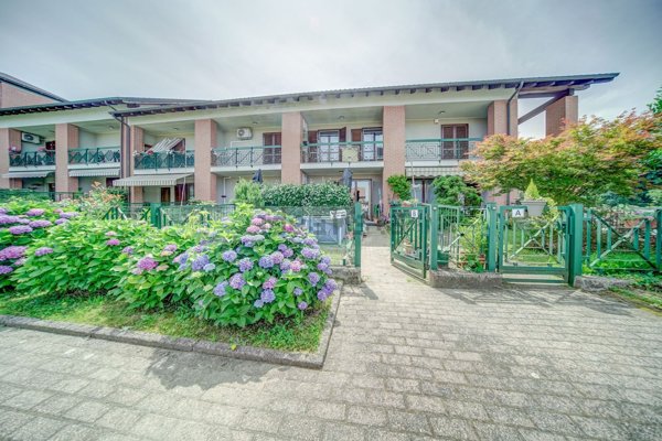 casa indipendente in vendita a Gattico-Veruno in zona Gattico
