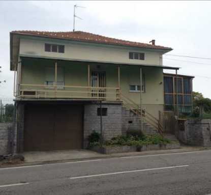 casa indipendente in vendita a Gattico-Veruno in zona Gattico
