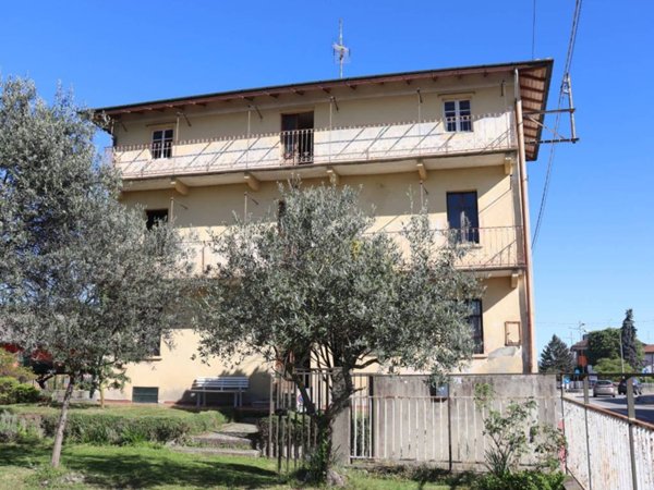 casa indipendente in vendita a Gattico-Veruno in zona Veruno