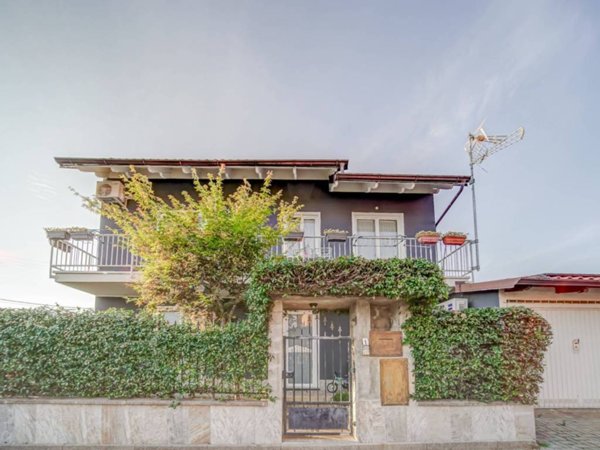 casa indipendente in vendita a Gattico-Veruno