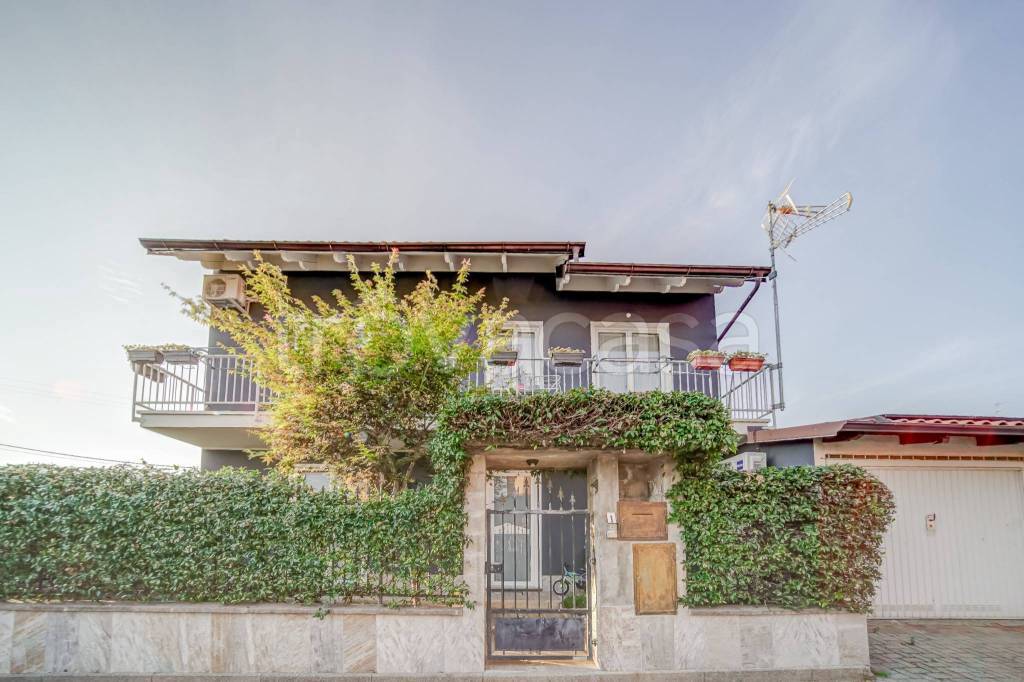 casa indipendente in vendita a Gattico-Veruno