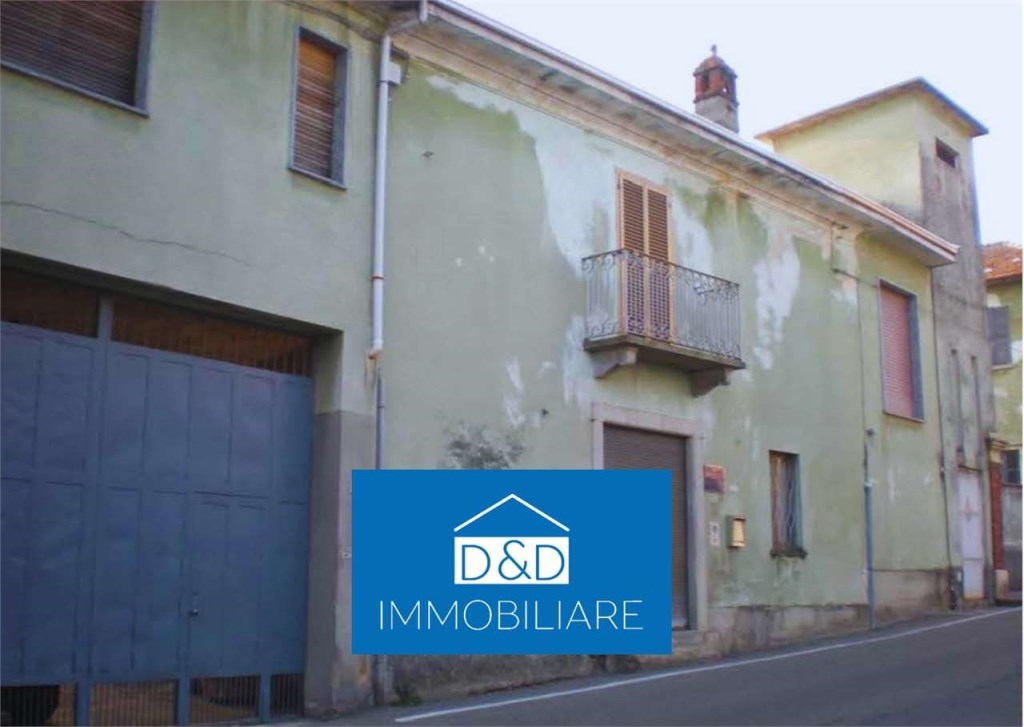 locale commerciale in vendita a Gattico-Veruno