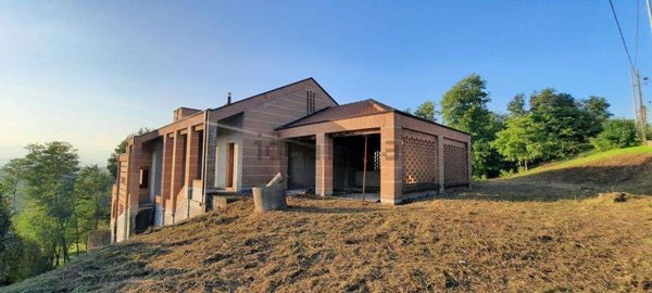 casa indipendente in vendita a Gattico-Veruno