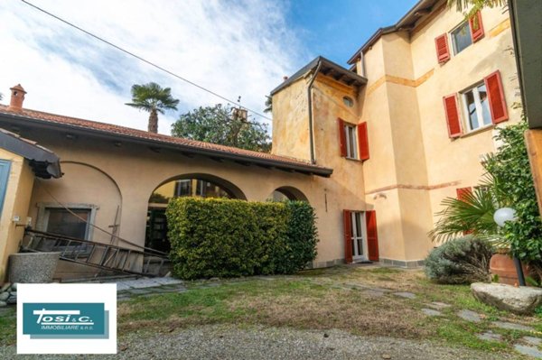 casa indipendente in vendita a Gattico-Veruno in zona Revislate