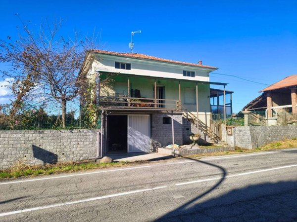 casa indipendente in vendita a Gattico-Veruno in zona Gattico