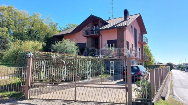 casa indipendente in vendita a Gattico-Veruno in zona Revislate
