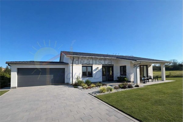 casa indipendente in vendita a Gattico-Veruno