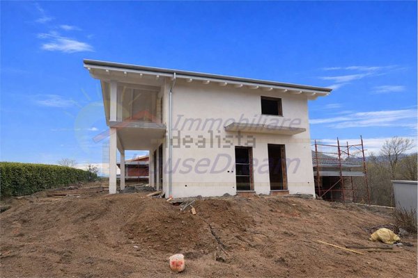 casa indipendente in vendita a Gattico-Veruno