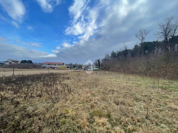 terreno edificabile in vendita a Gattico-Veruno in zona Gattico