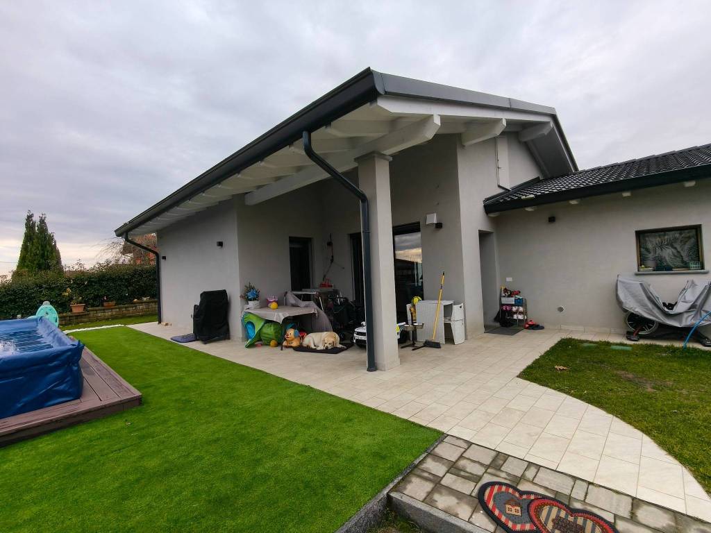 casa indipendente in vendita a Gattico-Veruno