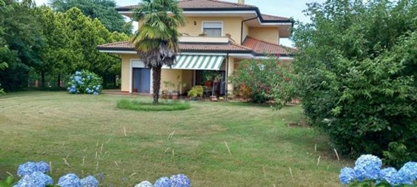 casa indipendente in vendita a Gattico-Veruno in zona Revislate