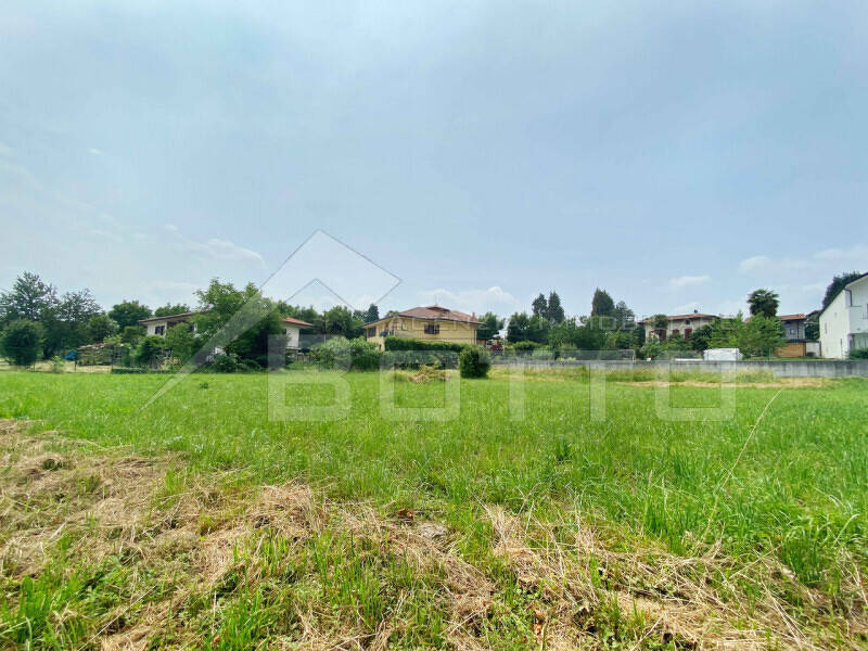 terreno edificabile in vendita a Gattico-Veruno in zona Gattico