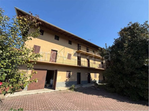 casa indipendente in vendita a Gattico-Veruno in zona Veruno