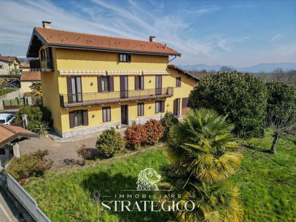 casa indipendente in vendita a Gattico-Veruno in zona Gattico