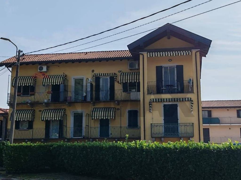 appartamento in vendita a Gattico-Veruno in zona Gattico