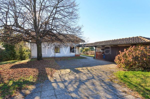 casa indipendente in vendita a Gattico-Veruno in zona Gattico