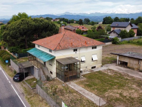 casa indipendente in vendita a Gattico-Veruno in zona Gattico