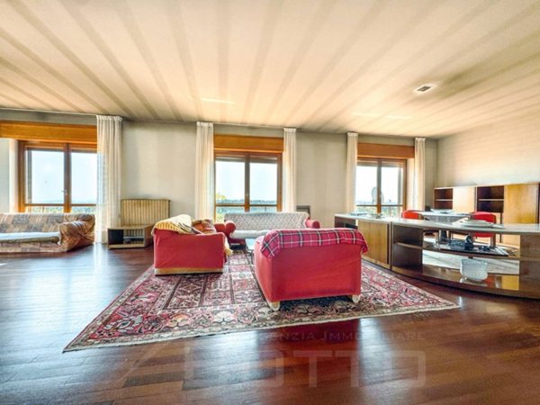 villa in vendita a Gattico-Veruno in zona Gattico