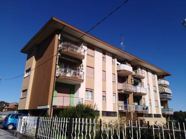 appartamento in vendita a Gattico-Veruno in zona Gattico