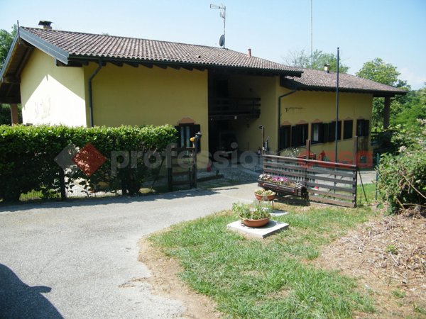 appartamento in vendita a Gattico-Veruno in zona Gattico