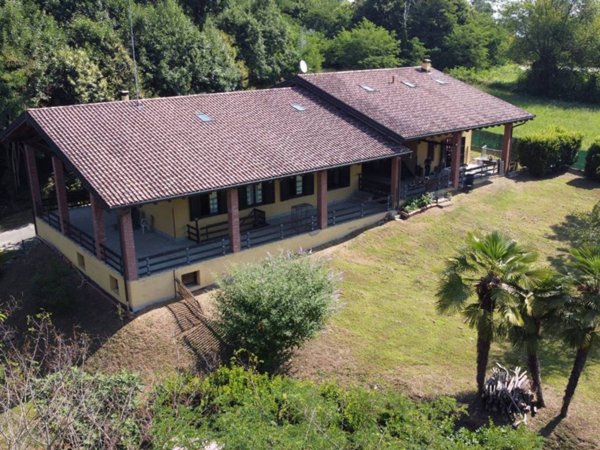 villa in vendita a Gattico-Veruno in zona Gattico