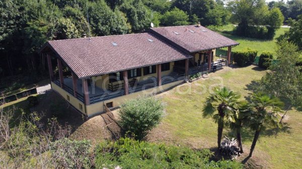 villa in vendita a Gattico-Veruno in zona Gattico