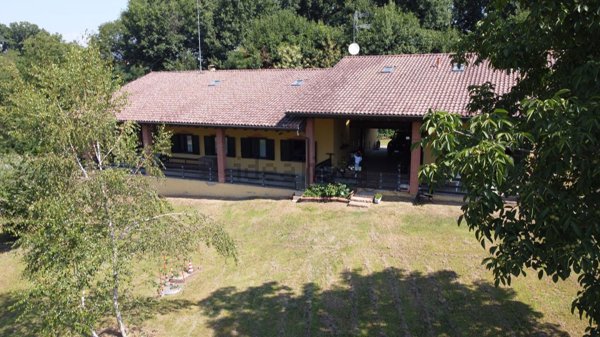 casa indipendente in vendita a Gattico-Veruno in zona Gattico