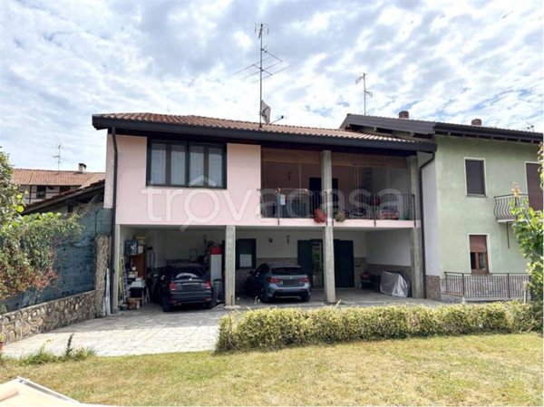 casa indipendente in vendita a Gattico-Veruno in zona Gattico