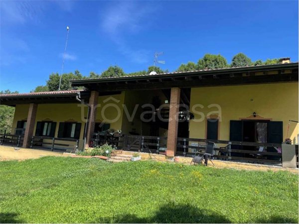 casa indipendente in vendita a Gattico-Veruno in zona Veruno