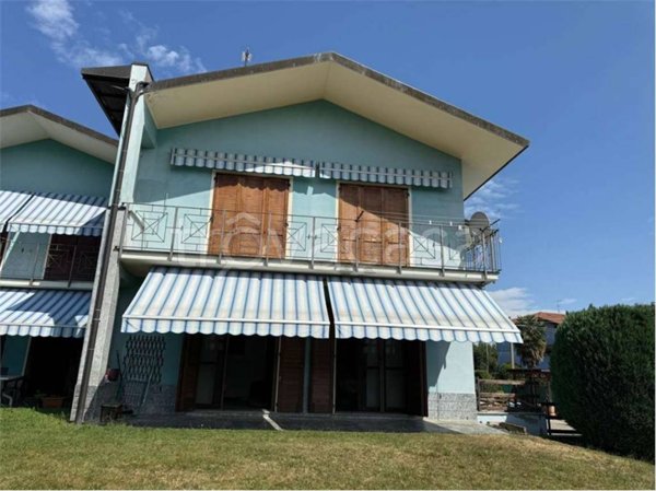 casa indipendente in vendita a Gattico-Veruno in zona Veruno