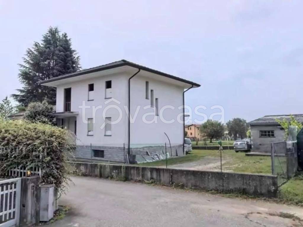 casa indipendente in vendita a Gattico-Veruno in zona Maggiate Inferiore