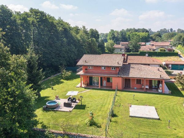 casa indipendente in vendita a Gattico-Veruno