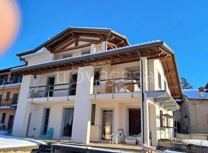 casa indipendente in vendita a Gattico-Veruno in zona Veruno