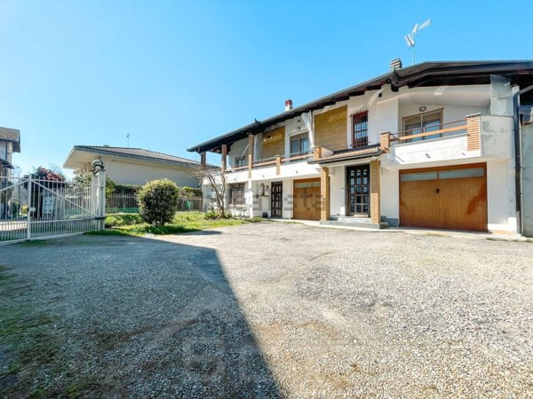 casa semindipendente in vendita a Gattico-Veruno in zona Maggiate Inferiore