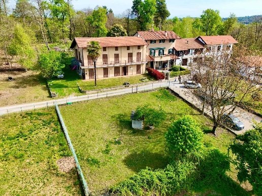 casa indipendente in vendita a Gattico-Veruno in zona Revislate