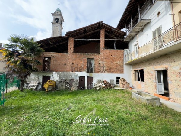 casa indipendente in vendita a Gattico-Veruno in zona Revislate