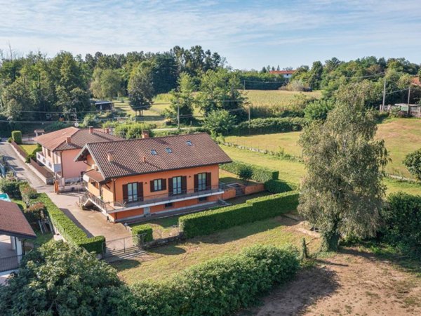 casa indipendente in vendita a Gattico-Veruno in zona Veruno