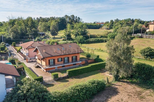 casa indipendente in vendita a Gattico-Veruno in zona Veruno