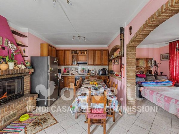 appartamento in vendita a Gattico-Veruno in zona Revislate