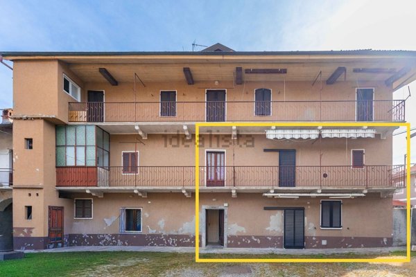 casa indipendente in vendita a Gattico-Veruno in zona Gattico