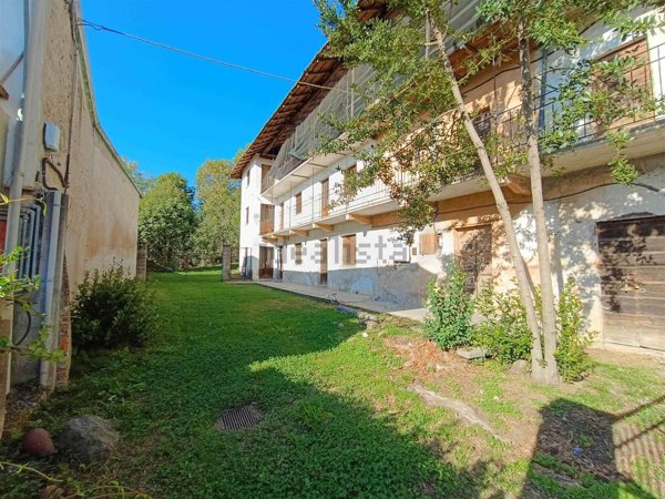 casale in vendita a Gattico-Veruno in zona Maggiate Inferiore