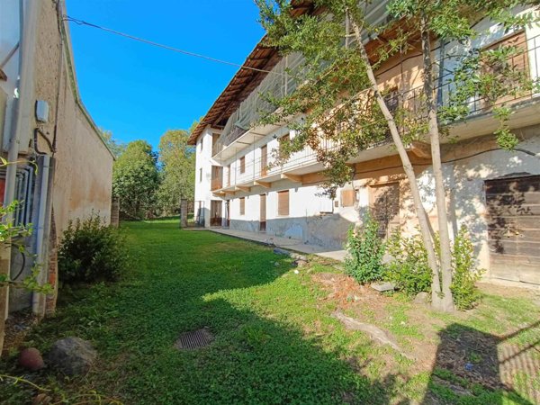 casa indipendente in vendita a Gattico-Veruno in zona Maggiate Inferiore