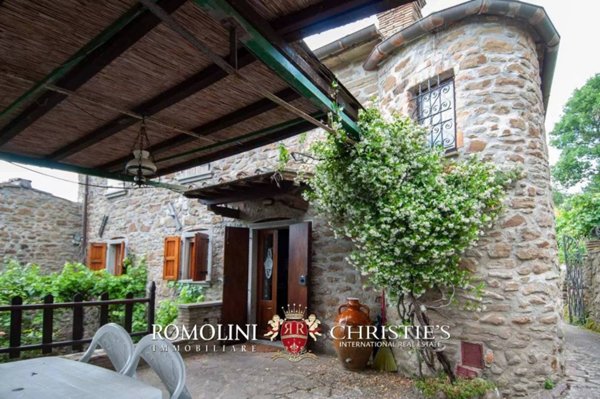casa indipendente in vendita ad Anghiari in zona Tavernelle