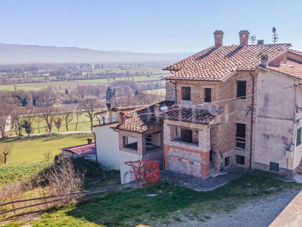 casa indipendente in vendita ad Anghiari in zona Motina