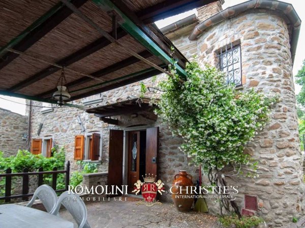 casa indipendente in vendita ad Anghiari in zona Tavernelle