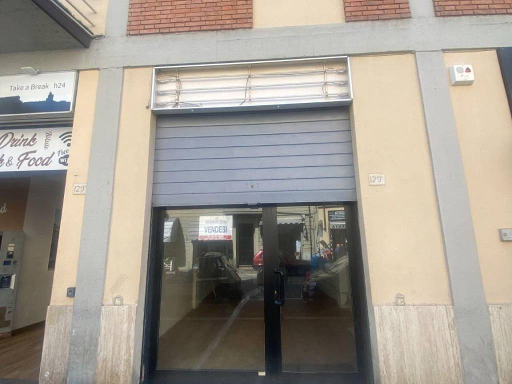negozio in vendita ad Arezzo in zona Vittorio Veneto