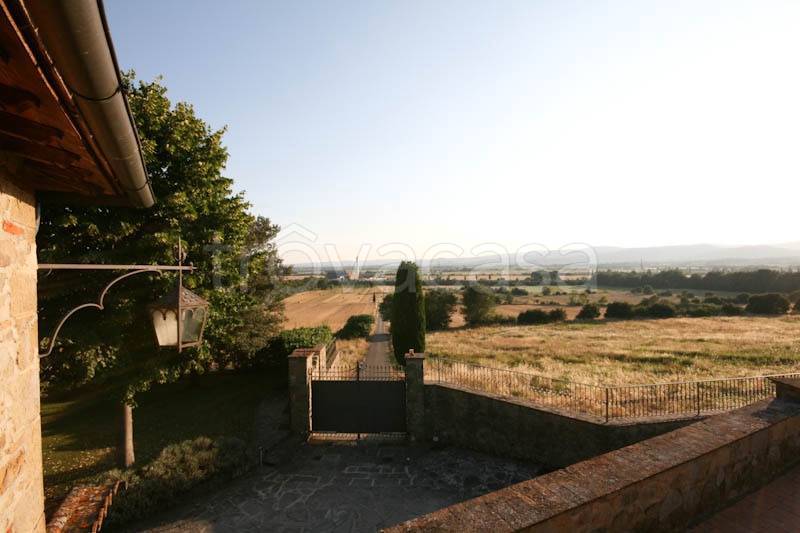 casa indipendente in vendita ad Arezzo in zona San Zeno